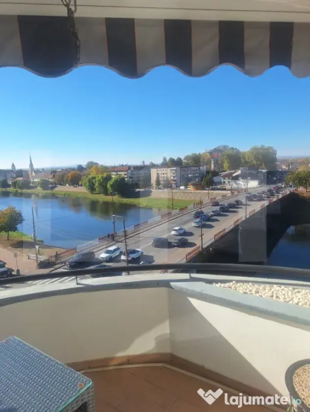 Vand apartament 4 camere decomandat la Lugoj - Lugoj (Timis)