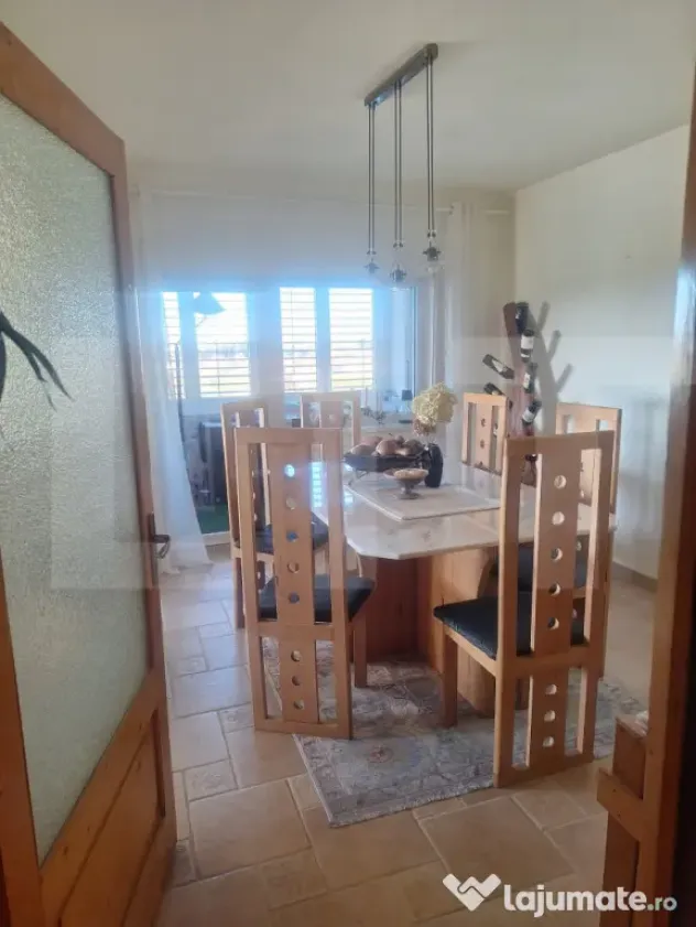 Vand apartament 4 camere decomandat la Lugoj - Lugoj (Timis)