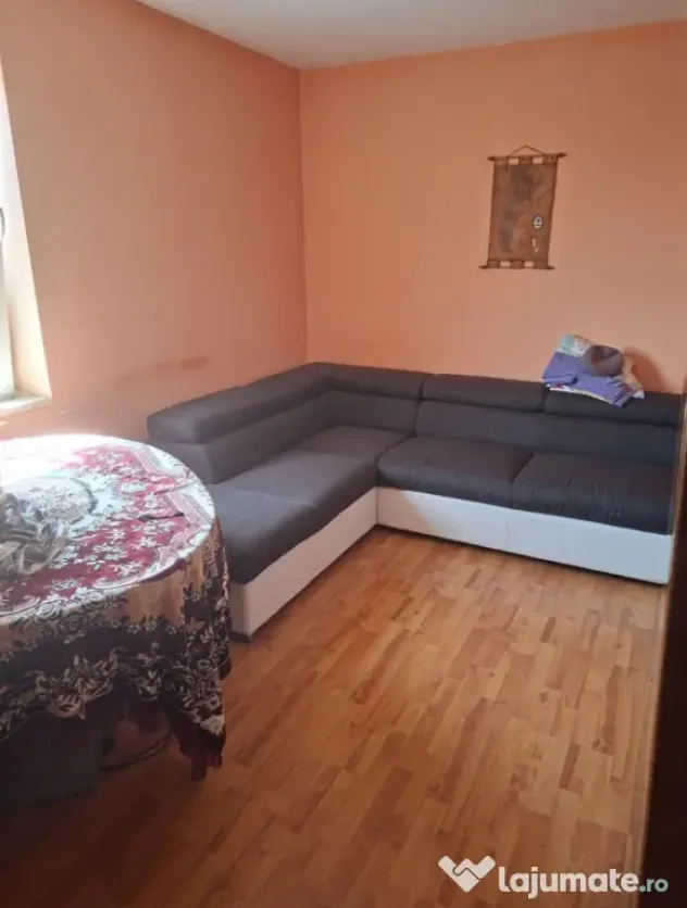 Vand apartament 2 camere decomandat in Calinesti Prahova