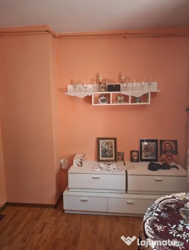 Vand apartament 2 camere decomandat in Calinesti Prahova