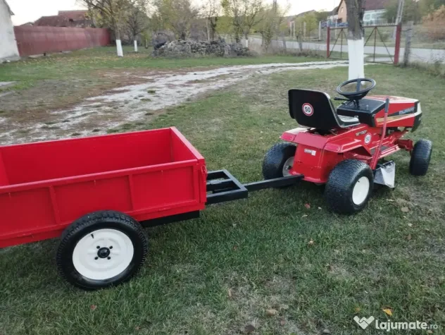 Tractoras gazon marca Muray 12 Cp cu remorca tabla 500 Kg stare impecabila