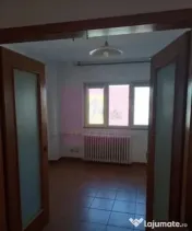 Vanzare apartament 5 camere stradal in zona Piata Unirii-Sfanta Vineri 