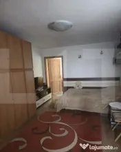 Casă spațioasă, mobilată și finisată, cu garaj și liv