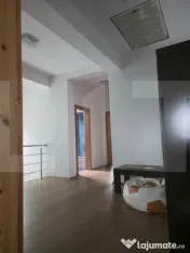Casă spațioasă, mobilată și finisată, cu garaj și liv