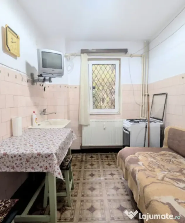 Apartament 2 camere de renovat, lângă Colegiul Nichita St? - Ploiesti (Prahova)