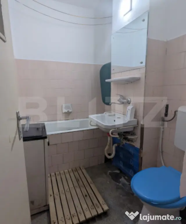 Apartament 2 camere de renovat, lângă Colegiul Nichita St? - Ploiesti (Prahova)