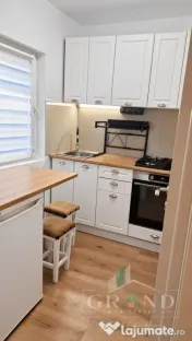 GARSONIERĂ RENOVATĂ | 28MP | BALCON | CENTRALĂ PROPRIE |
