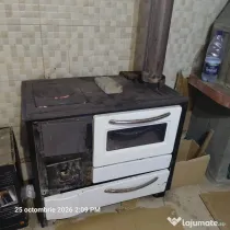 Soba lemne cu plita fonta.