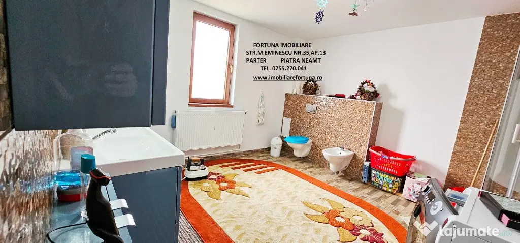 Vila eleganta, cu spatii generoase,zona Clinica Sf.Andrei-Piatra Neamt - Piatra-Neamt (Neamt)