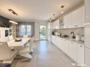 Duplex elegant, 160 mp utili și grădină amenajată – D