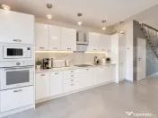 Duplex elegant, 160 mp utili și grădină amenajată – D