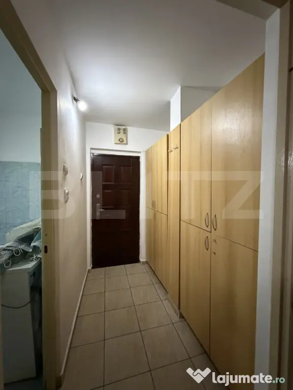 Garsoniera, 24 mp, mobilata utilata, et 1, Piata Valea Rosie - Craiova (Dolj)