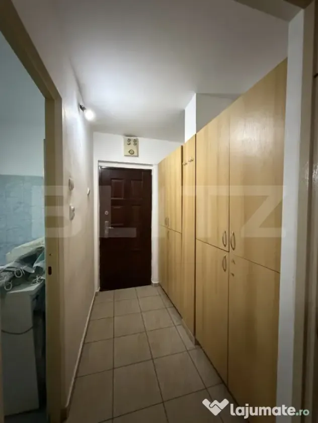 Garsoniera, 24 mp, mobilata utilata, et 1, Piata Valea Rosie - Craiova (Dolj)