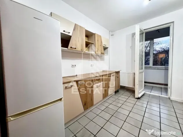 Apartament 2 camere cu garaj sub bloc, zona Circumvalatiunii - Timisoara (Timis)