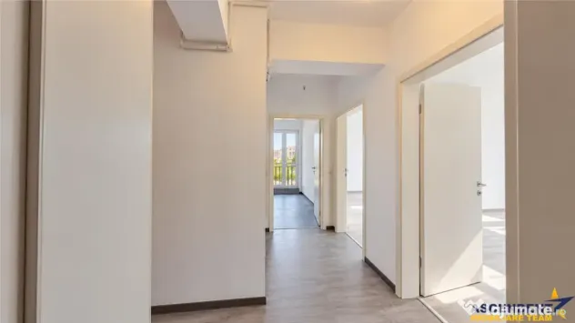 Decomandat, structura mare, bloc nou, parcare acoperita, dou - Brasov (Brasov)