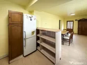 Casă de închiriat cu grădină și curte privată, pe Strada Gării, Hărman 