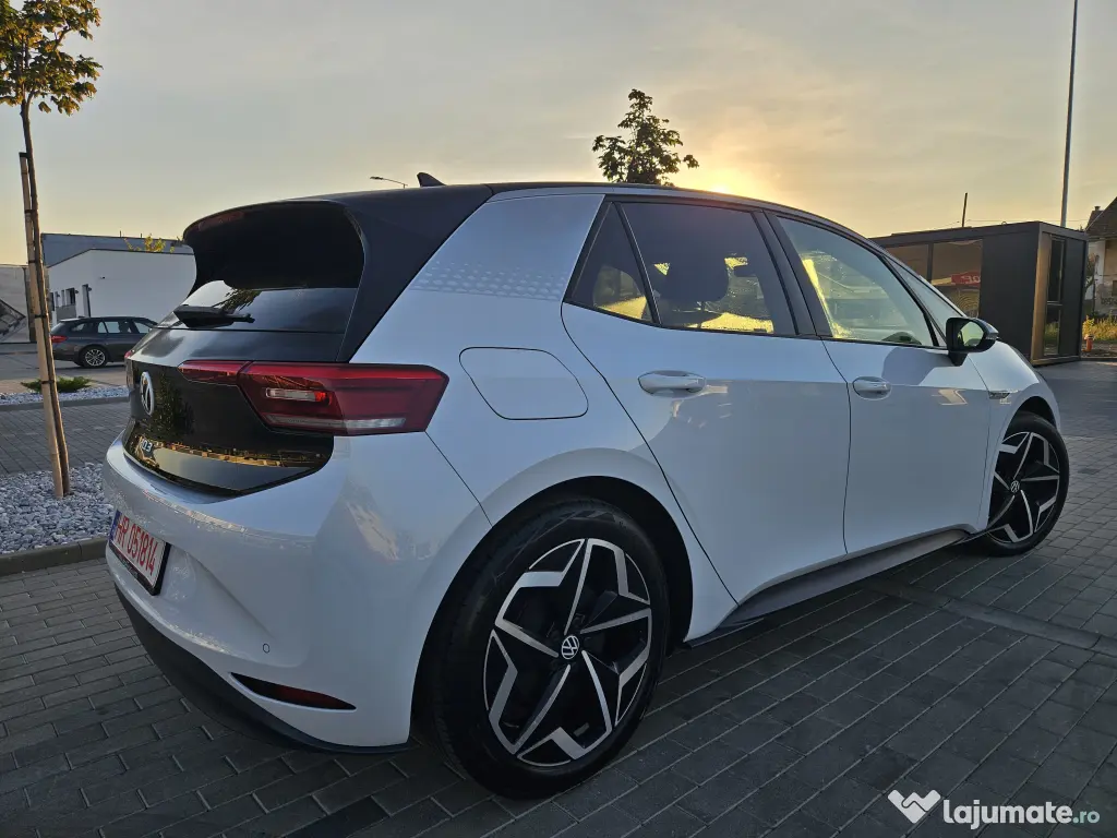 Volkswagen ID.3 1ST PLUS Pro Performance – 58 kWh – 204 CP – TVA deductibilă