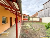 Casa cu 3 camere, 690 mp teren, rezidential potential inve 