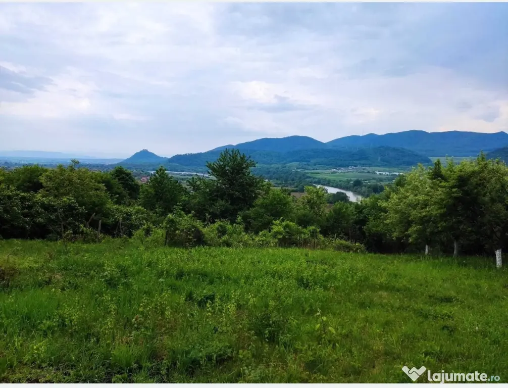 Teren Șoimuș, 1.550 mp, apă, panoramă Cetatea Devei – 20.000 €