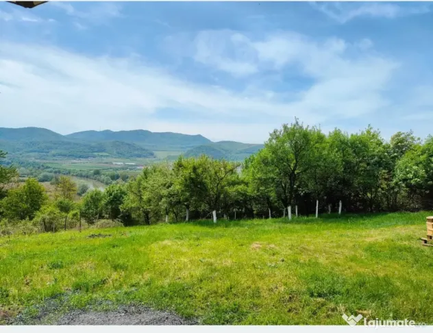 Teren Șoimuș, 1.550 mp, apă, panoramă Cetatea Devei – 20.000 €