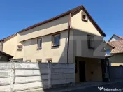 Casă spațioasă, cu cinci camere și toate utilitățile!