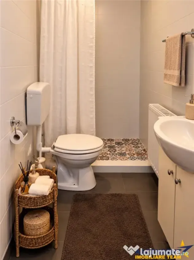 Proprietate cu farmec, 2 camere cu bai proprii, 60 mp, renov - Brasov (Brasov)