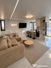 De inchiriat apartament central cu parcare , 56 mp , terasa