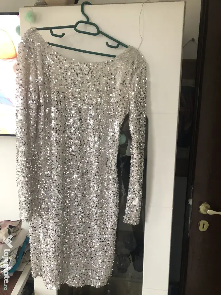Rochie de seara cu paiete argintii