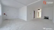 Duplex pe parter 3 camere toate utilitatile Mosnita Noua