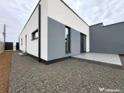 Duplex 3 camere, parter, 90mp utili, 310mp teren, terasa 14m 