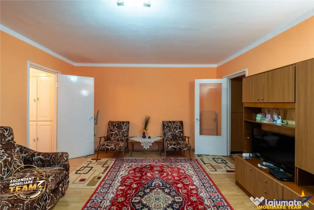 FILM! Apartament mobilat, cu 2 camere, etaj 1, central dar l - Covasna (Covasna)