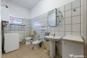 Casă cu 8 camere de vânzare în zona UTA 