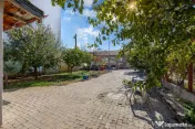 Casă cu 8 camere de vânzare în zona UTA 