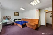 Casă cu 8 camere de vânzare în zona UTA 