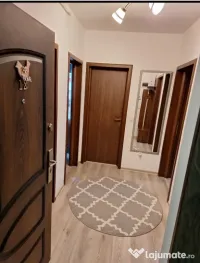 Proprietar vând apartament spatios  2 camere în Subcetate loc de parcare inclus 