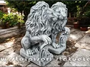 Statuetă leu cu blazon, din beton, model S2. 