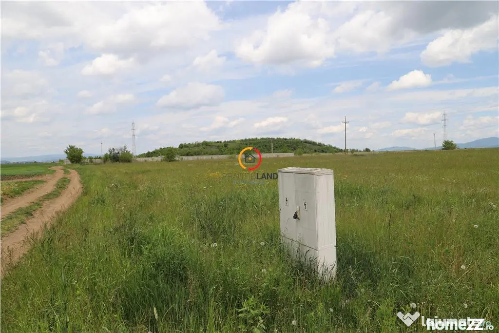 Teren intravilan13100 mp pentru dezvoltare imobiliara - Sacele (Brasov)