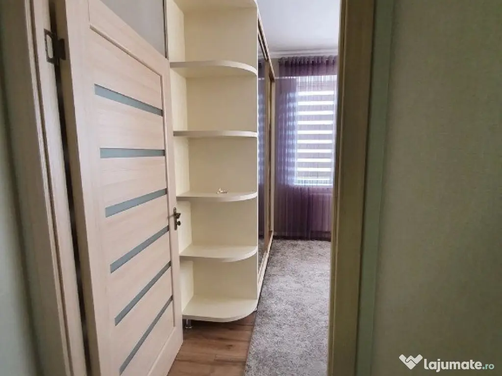 1 camera zona Tipografilor