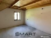 Casa cu teren langa râu Lotrioara 