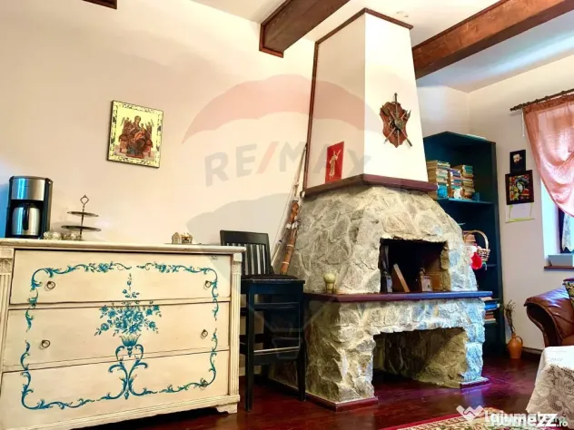 Pensiune cu 13 camere de vânzare in Bulz