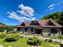 Pensiune cu 13 camere de vânzare in Bulz