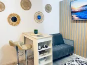 Proprietar Mamaia Sat prima linie la Mare doua studiouri etaj 2 si 3 