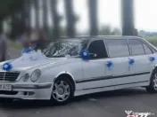 Limuzina Mercedes 8 locuri cu 6 portiere 