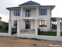 Casa cu 4 camere, 240 mp utili, teren cu 469 mp, Blejoi
