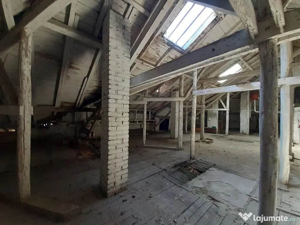 Casa in stil brancovenesc si teren 1750 mp in zona Piata ...