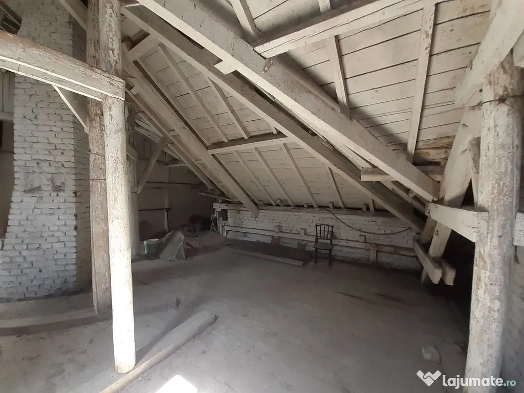 Casa in stil brancovenesc si teren 1750 mp in zona Piata ...