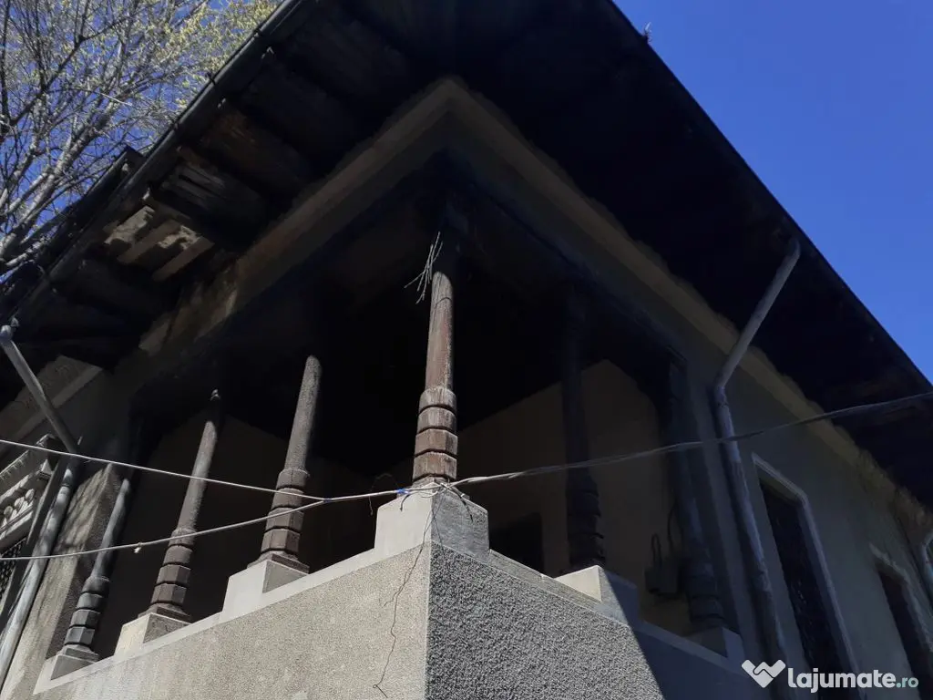 Casa in stil brancovenesc si teren 1750 mp in zona Piata ...