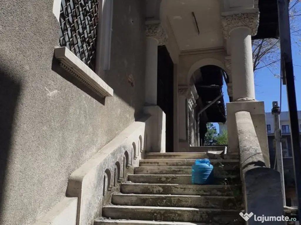 Casa in stil brancovenesc si teren 1750 mp in zona Piata ...