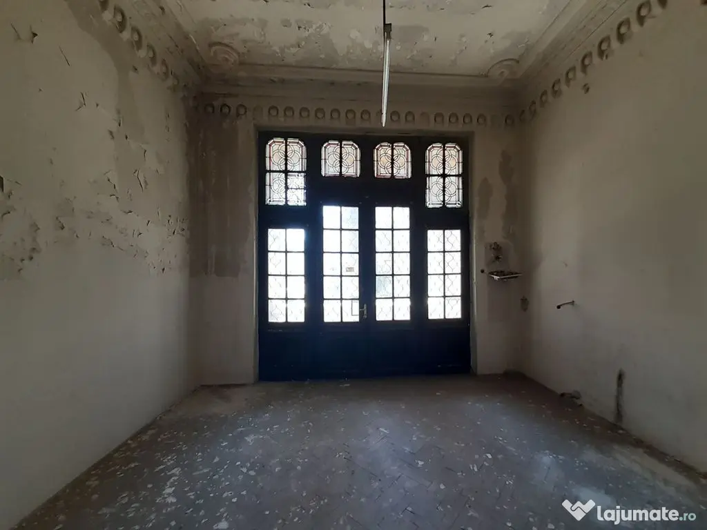 Casa in stil brancovenesc si teren 1750 mp in zona Piata ...