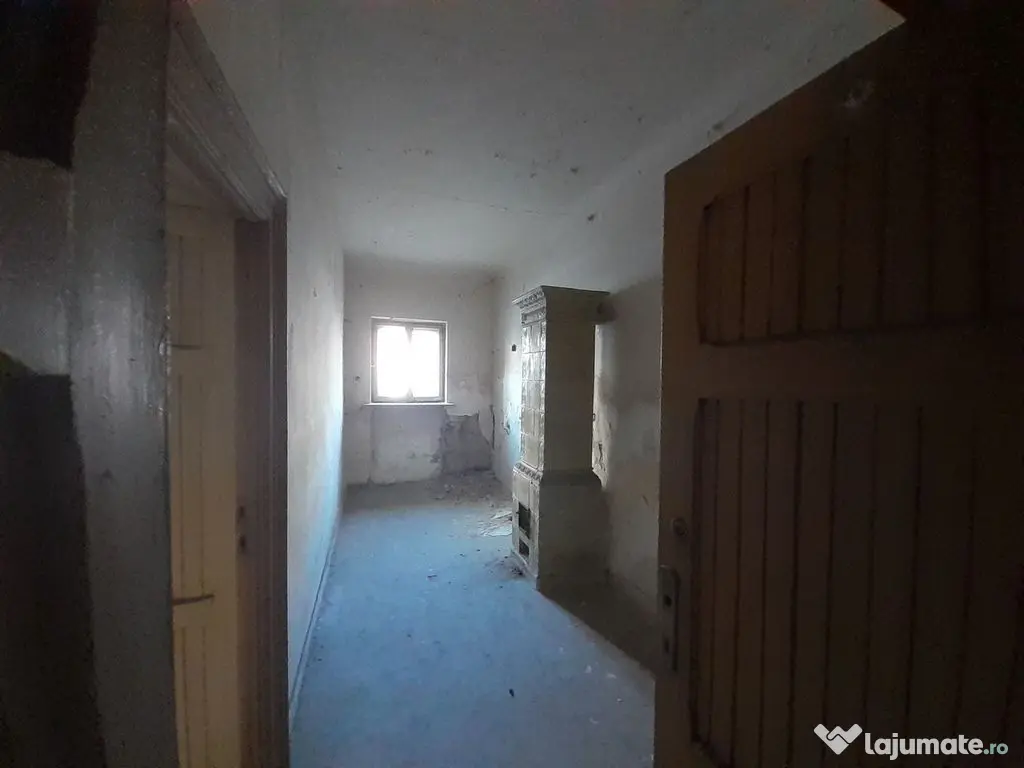 Casa in stil brancovenesc si teren 1750 mp in zona Piata ...